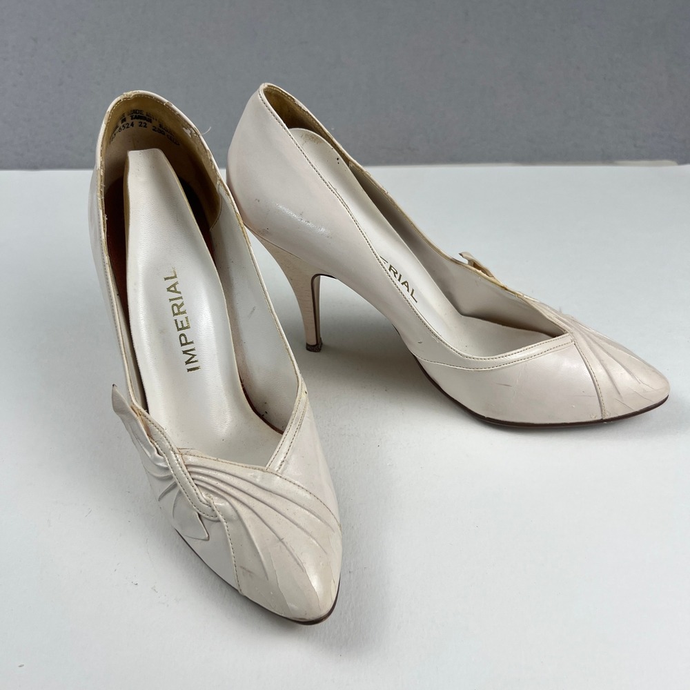 Imperial Pumps Womens 8 Cream Pearlescent Pleated Pointed Toe Vintage 80s Heel